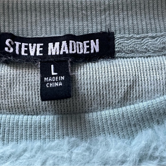 Steve Madden Green Crew Neck Sweater Soft Plush Texture - Picture 5 of 7